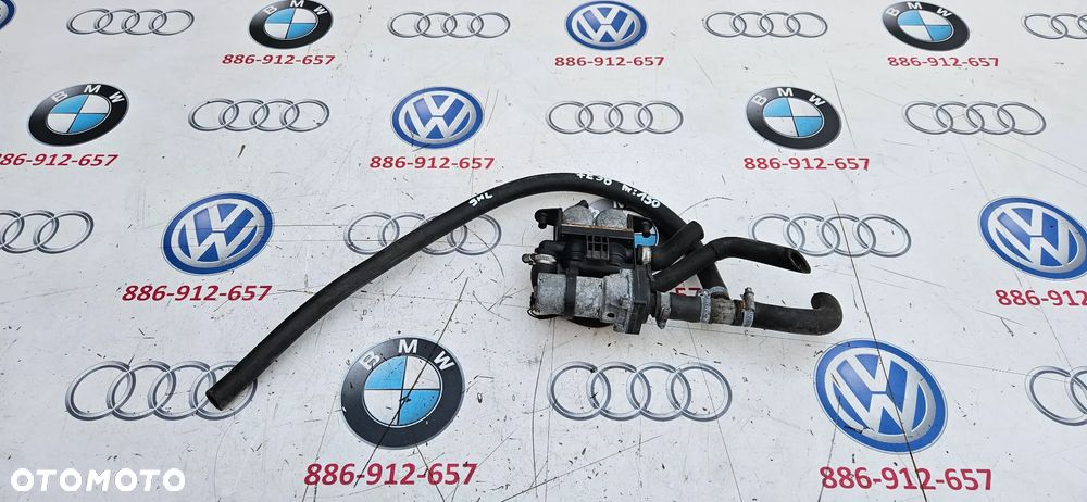BMW 7 E38 735i 3.5i 358S1 173 KW M62  Przewód wody z pompką wody Zawór wody z dodatkową pompą wody 8368462