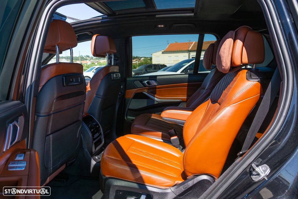 BMW X7 M50d - 10