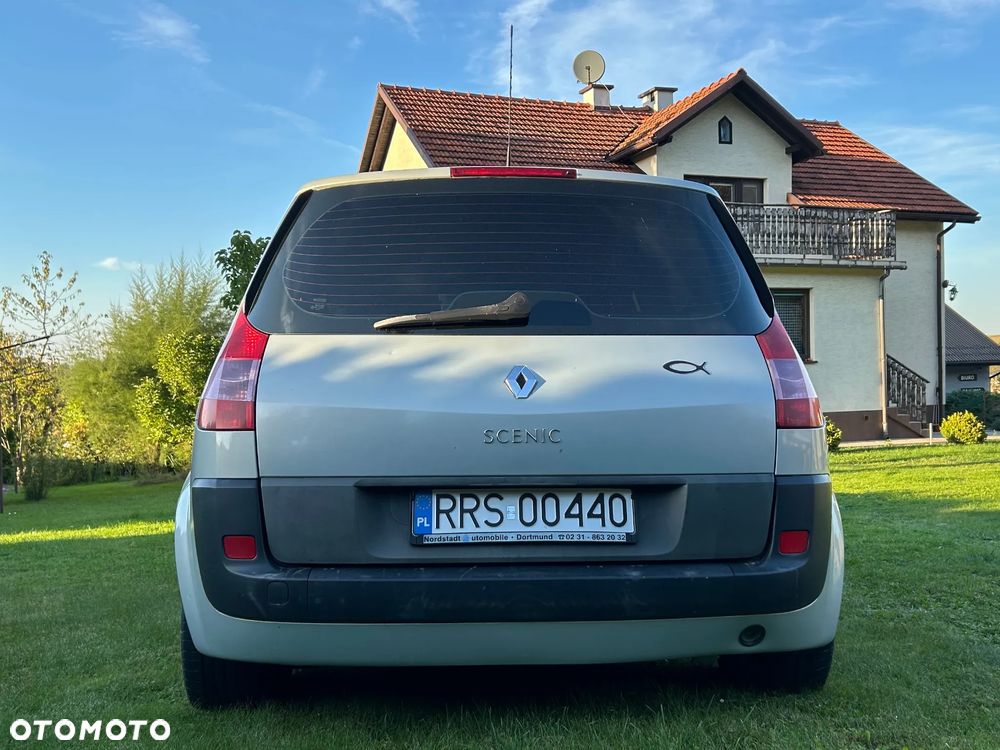 Renault Scenic 2.0 Confort Authentique - 9