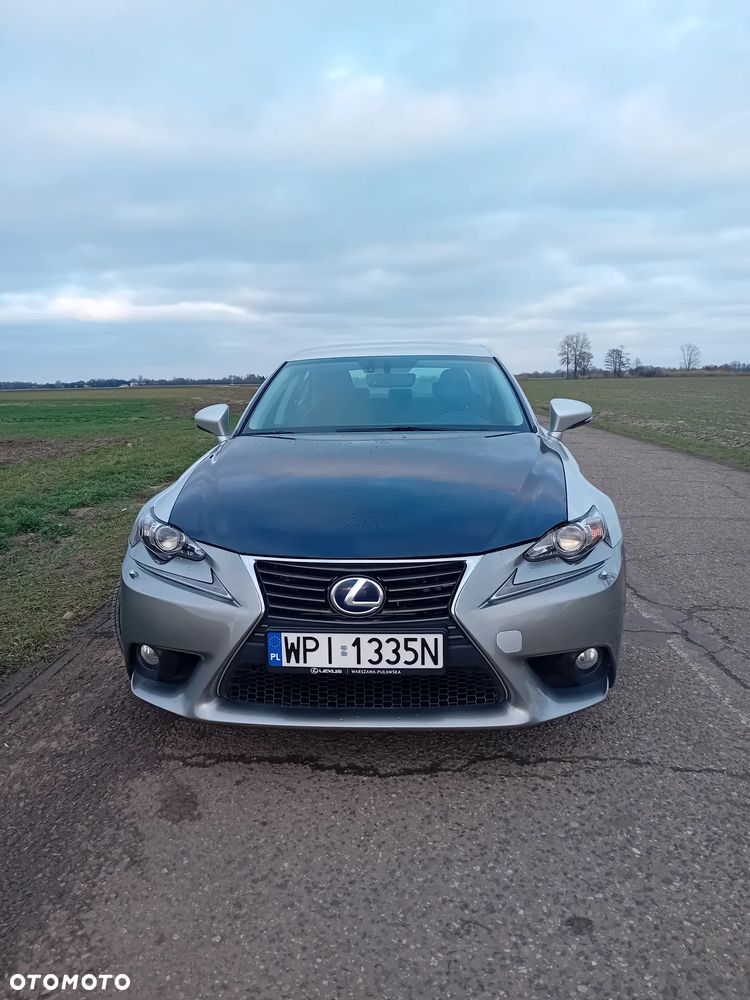Lexus IS - 13