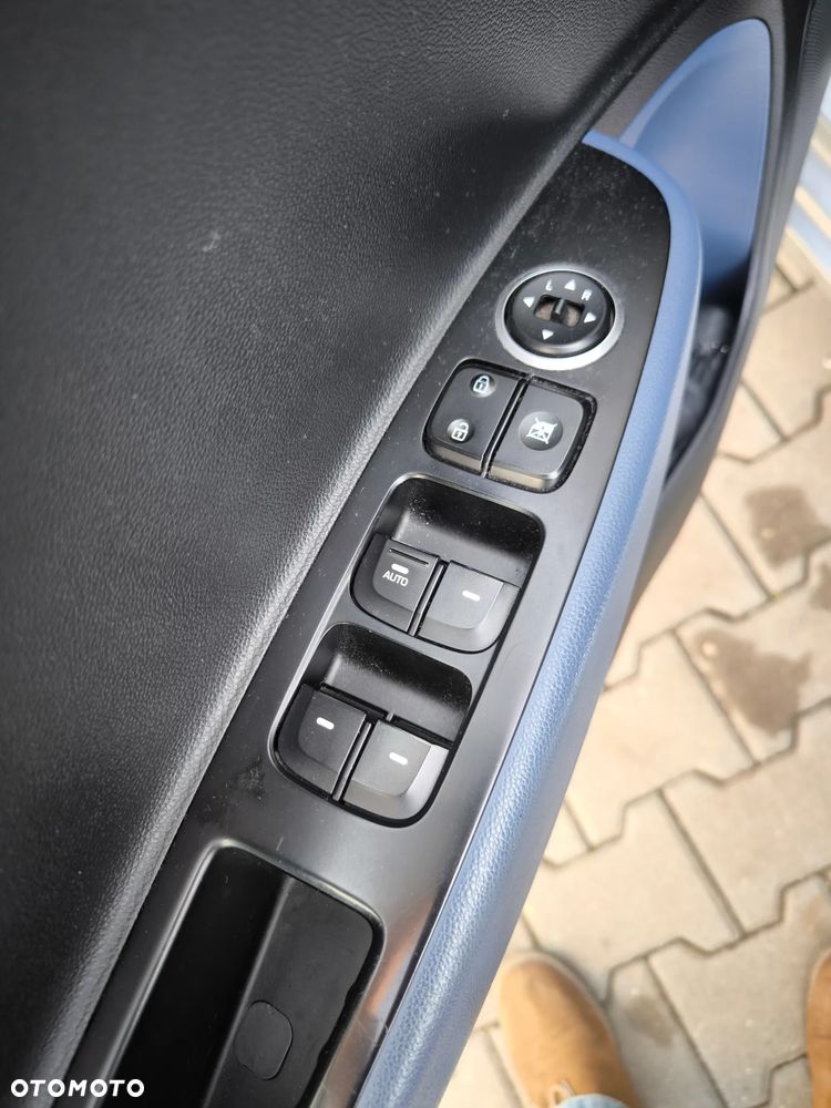Hyundai i10 - 12