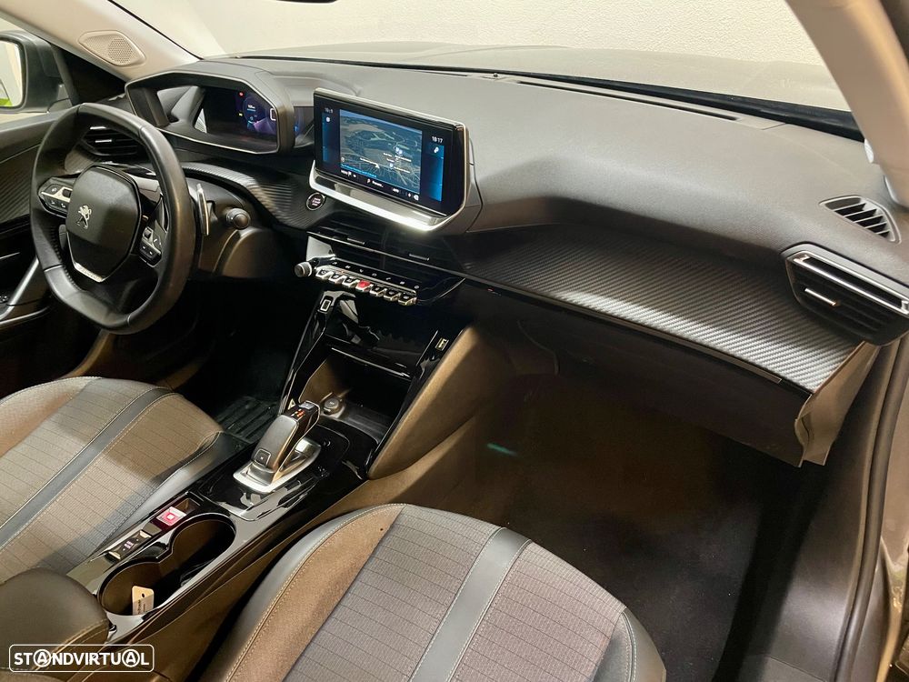 Peugeot 2008 PureTech 130 EAT8 Allure - 28