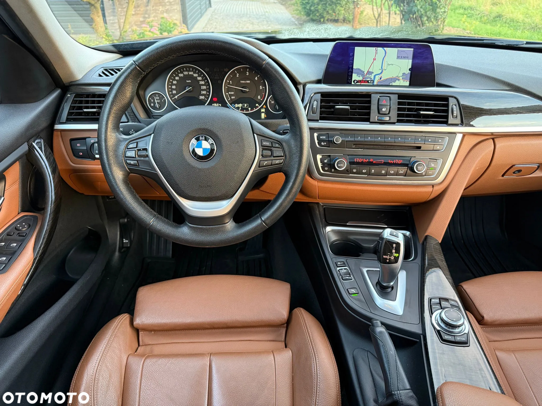 BMW Seria 3 330d Touring xDrive Sport-Aut Blue Performance Luxury Line - 20