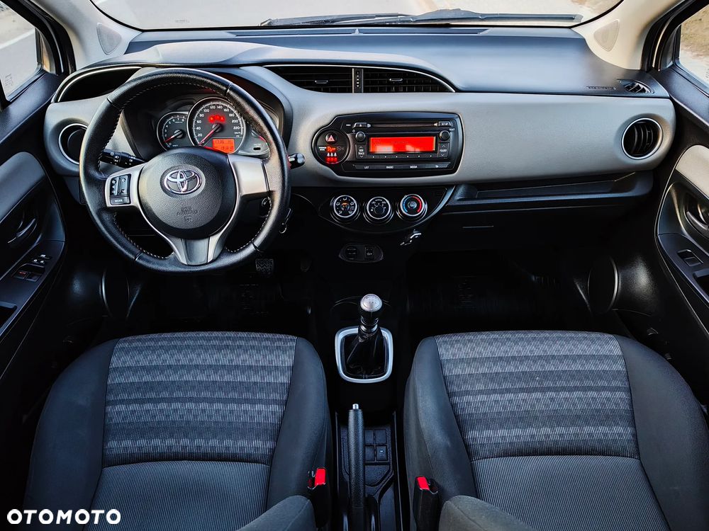 Toyota Yaris 1.33 Active EU6 - 17