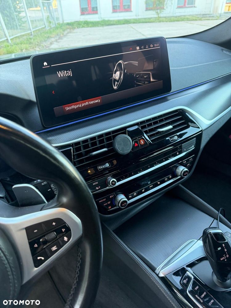 BMW Seria 5 520d xDrive M Sport Edition - 13