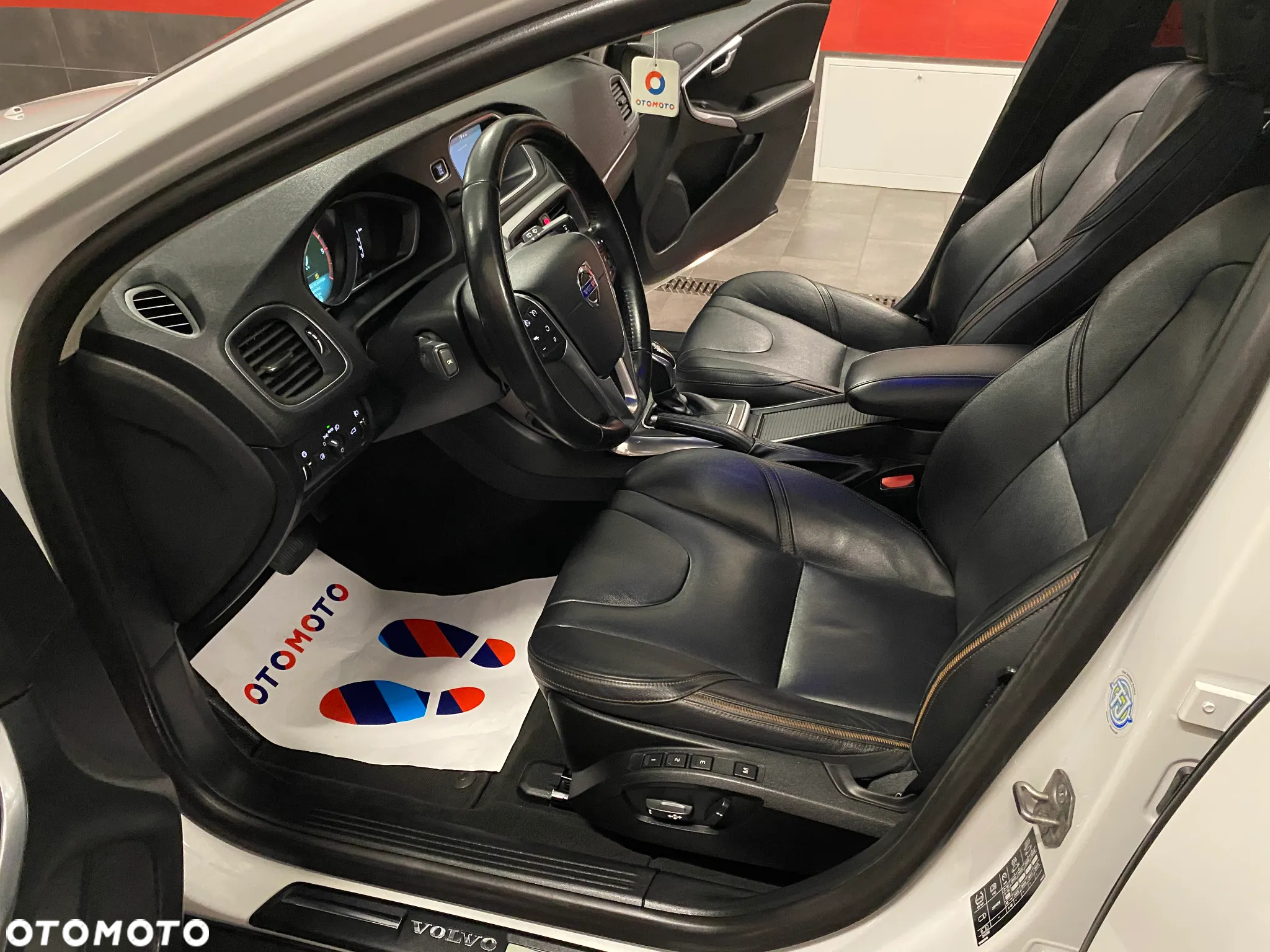 Volvo V40 Cross Country D2 Summum - 16
