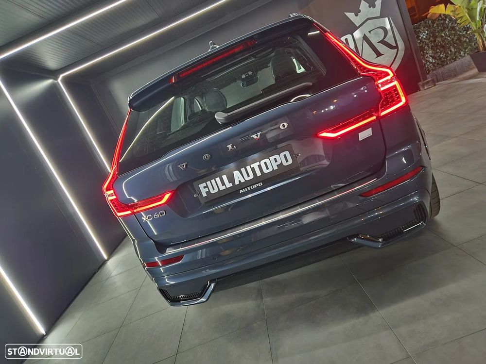 Volvo XC 60 2.0 T8 PHEV R-Design AWD - 27