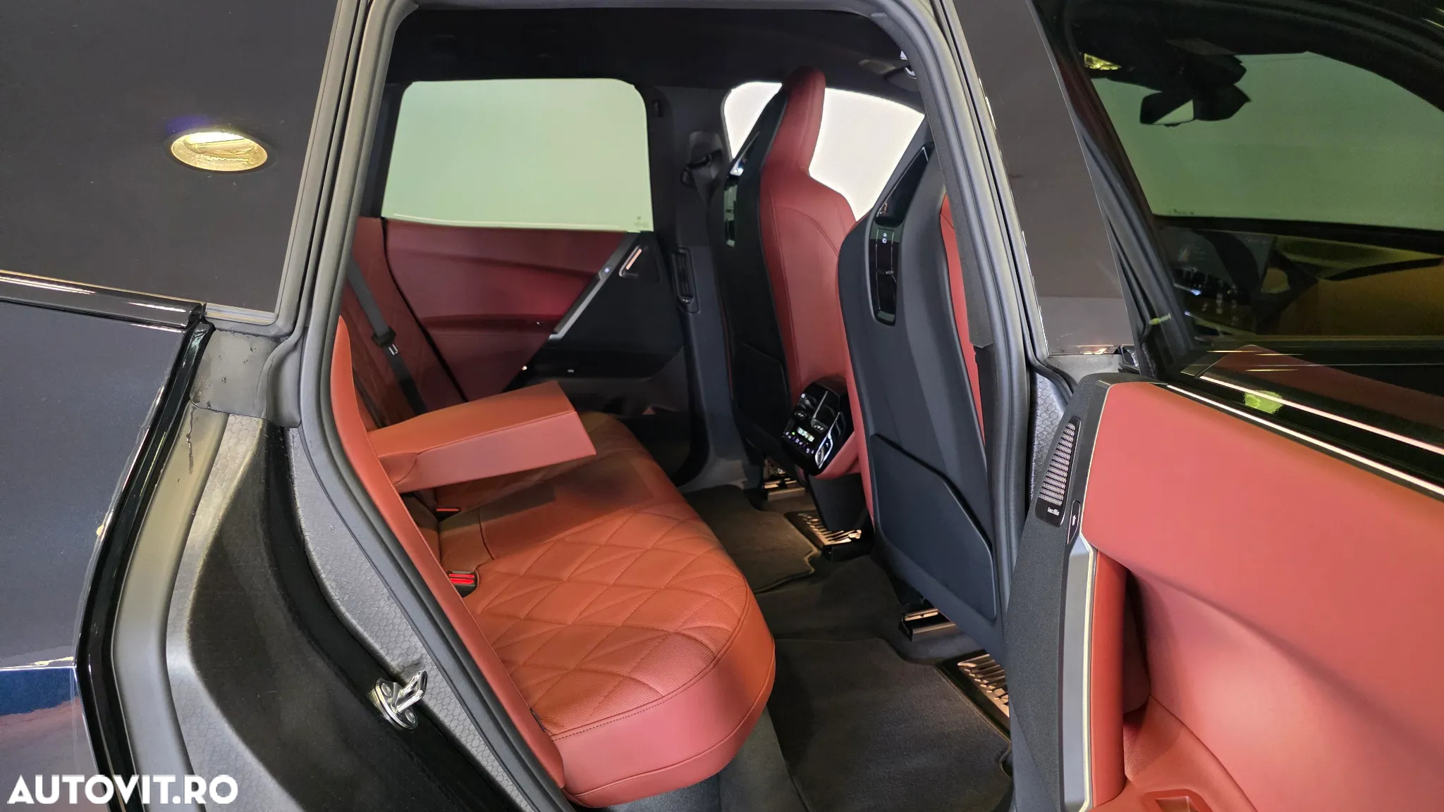 BMW iX xDrive60 - 11
