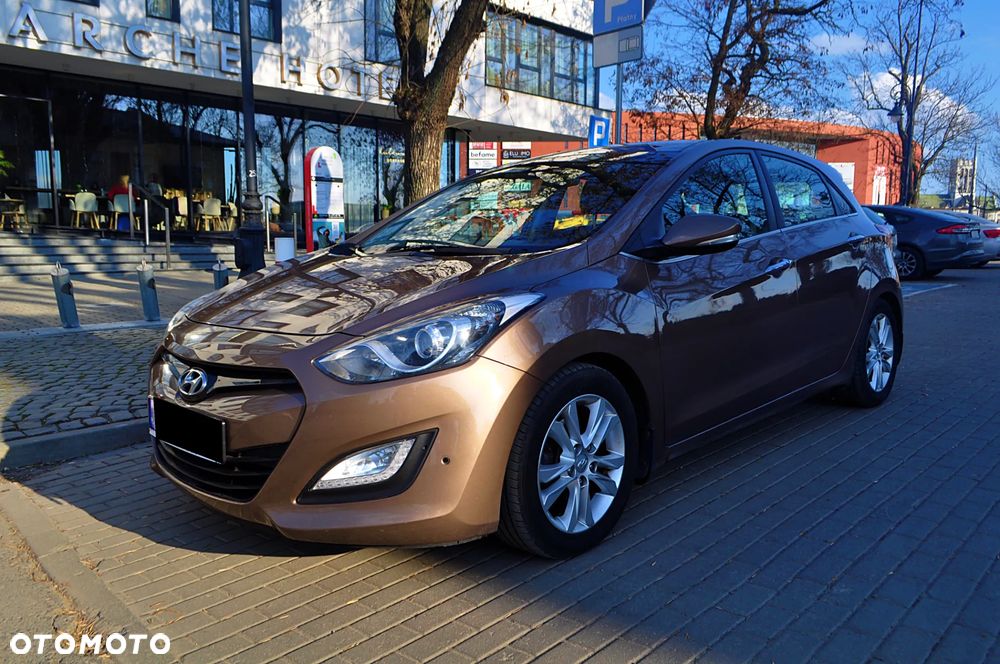 Hyundai i30 blue 1.6 CRDi YES Gold - 2