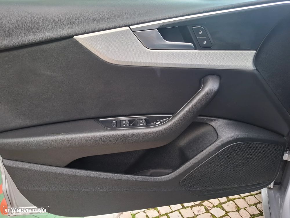 Audi A4 Avant 2.0 TDI S-line - 25