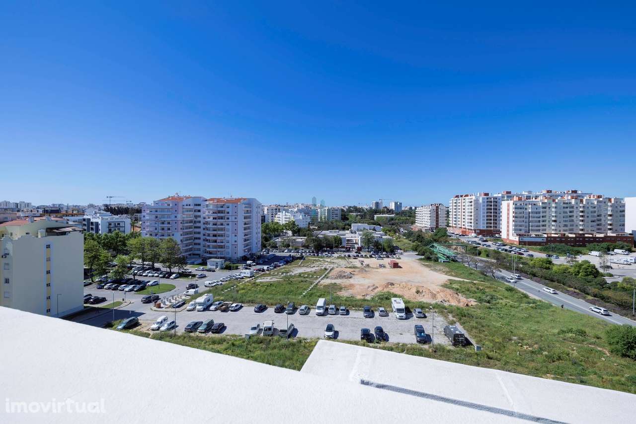 Apartamento T2 com Terraço e Sótão em Portimão - Grande imagem: 2/20