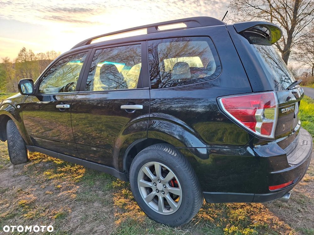 Subaru Forester 2.0X Exclusive - 4