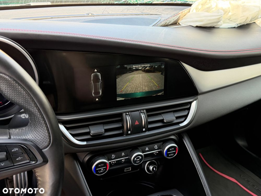 Alfa Romeo Giulia 2.0 Turbo Tributo Italiano Q4 - 29