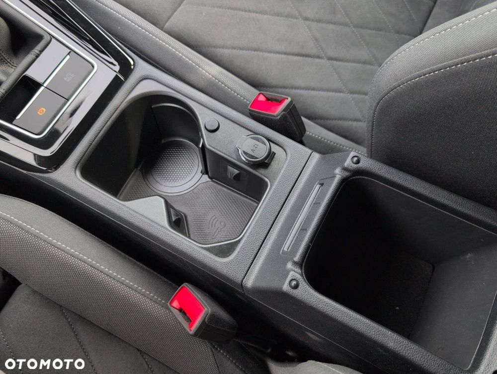 Volkswagen Golf 1.5 TSI EVO Style - 37