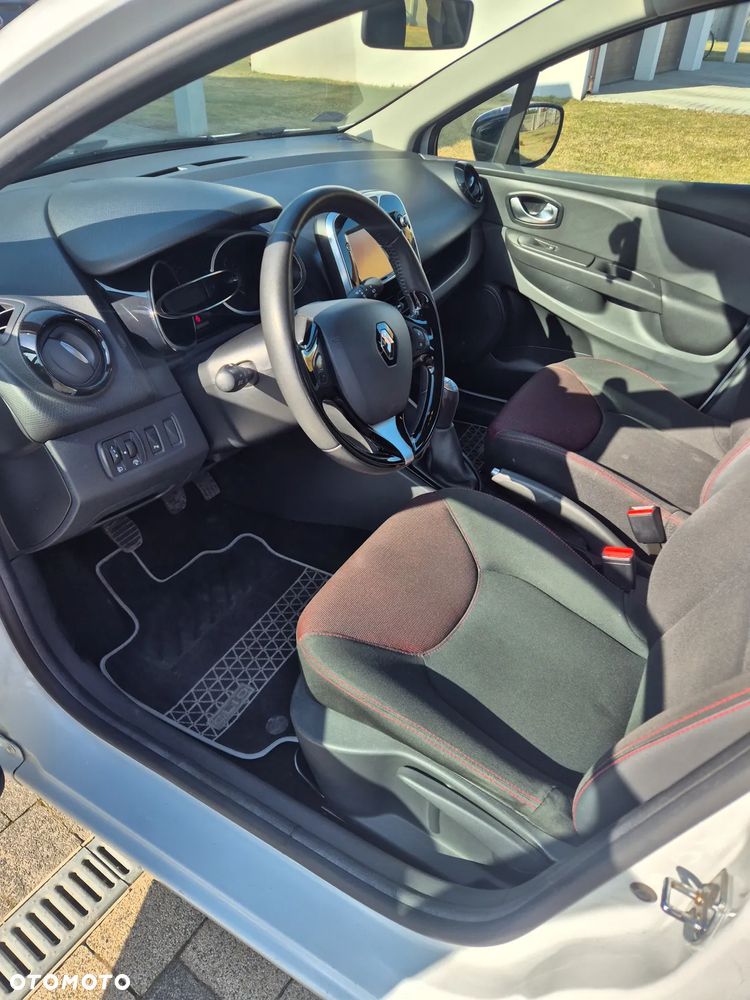 Renault Clio 1.2 16V Limited EU6 - 15