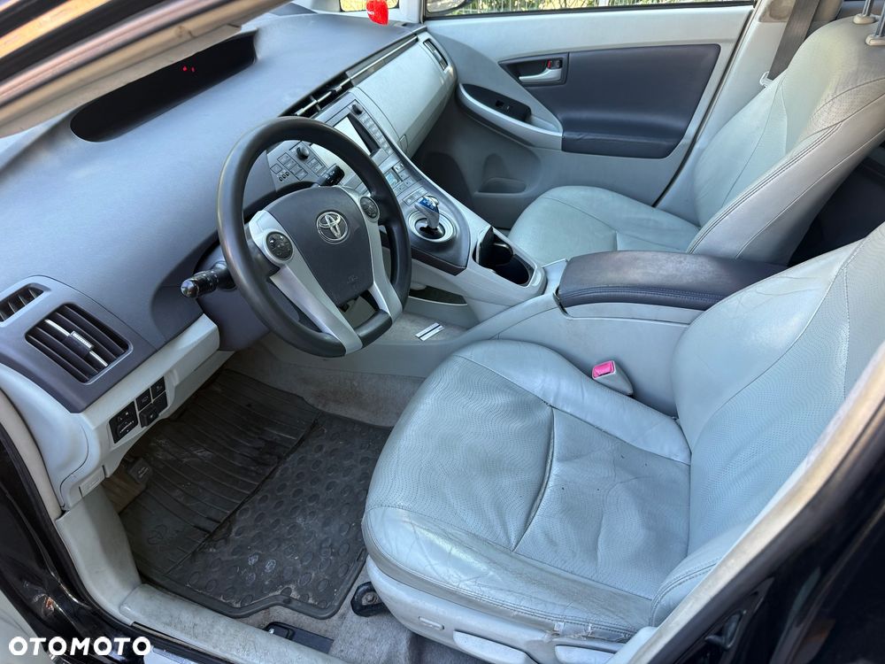 Toyota Prius 1.8 HSD Prestige - 13