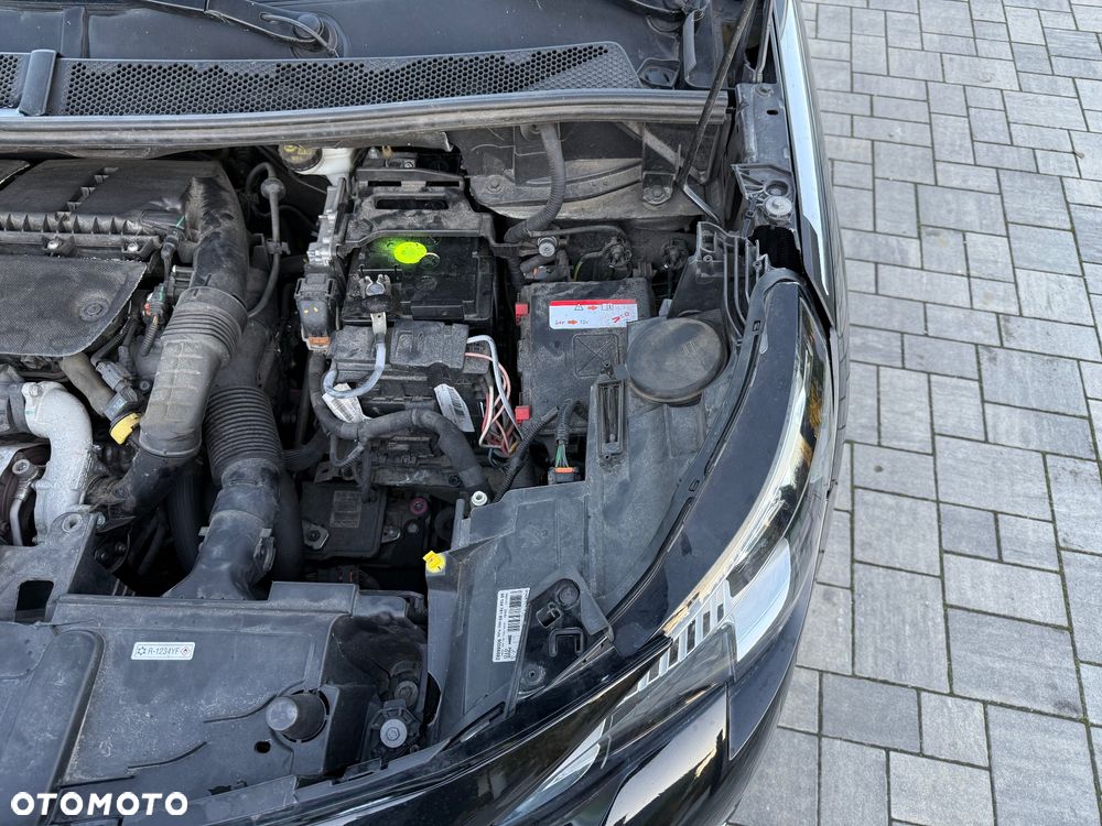 Peugeot 3008 1.6 BlueHDi Active S&S EAT6 - 32