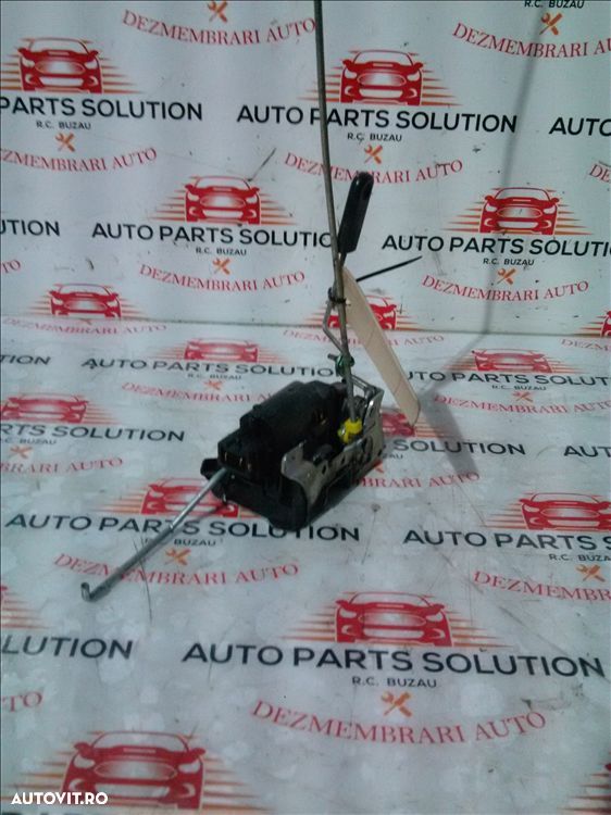 broasca usa dreapta iveco daily  an fabr. 2009 - 1
