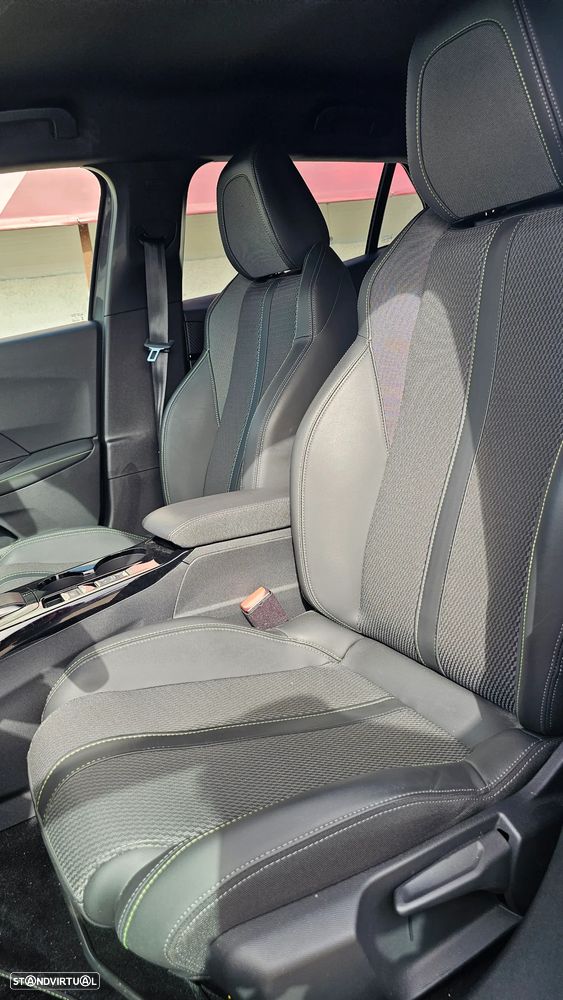 Peugeot 2008 1.2 PureTech GT Line EAT6 - 46