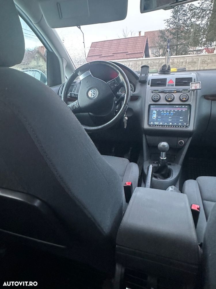 Volkswagen Touran 2.0 TDI Trendline - 1