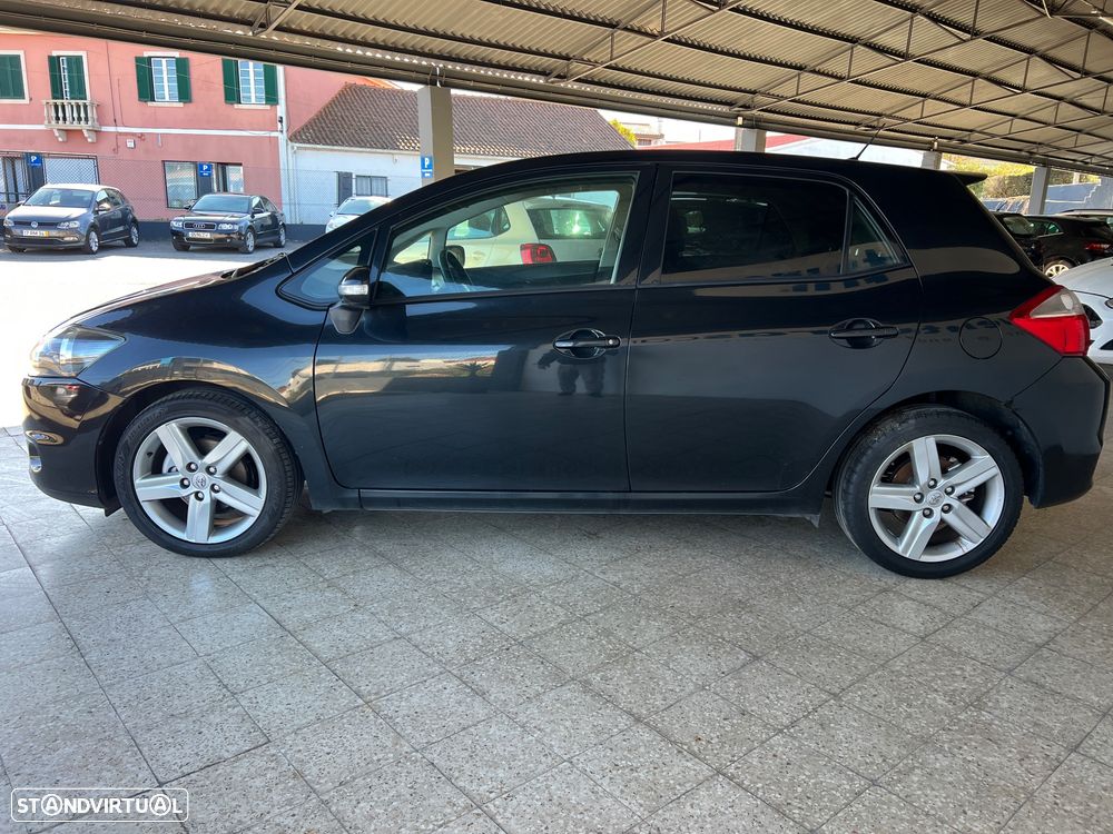 Toyota Auris 1.4 D-4D Exclusive+P.Sport - 2