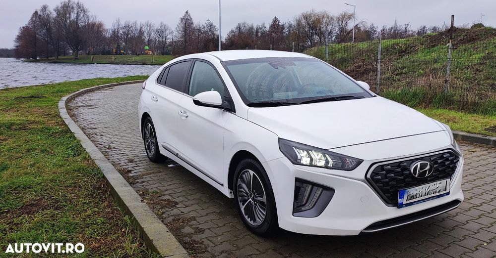 Hyundai IONIQ - 3