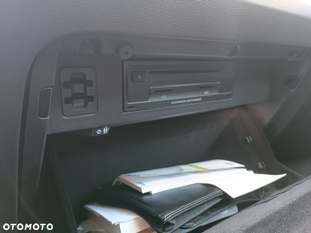 Volkswagen Passat - 16