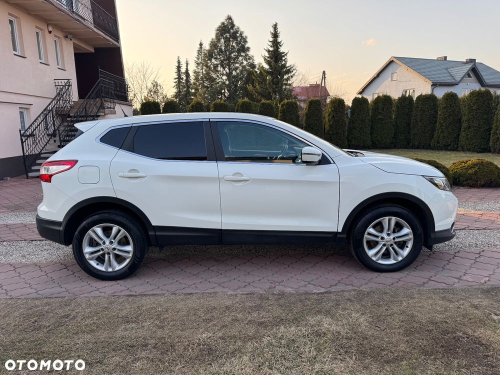 Nissan Qashqai 1.2 DIG-T N-Vision - 12