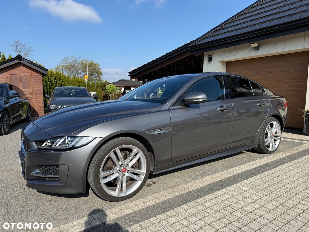 Jaguar XE 20d AWD R-Sport - 20