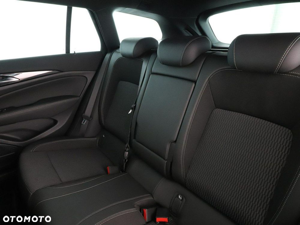 Opel Insignia 2.0 CDTI 4x4 Innovation S&S - 17