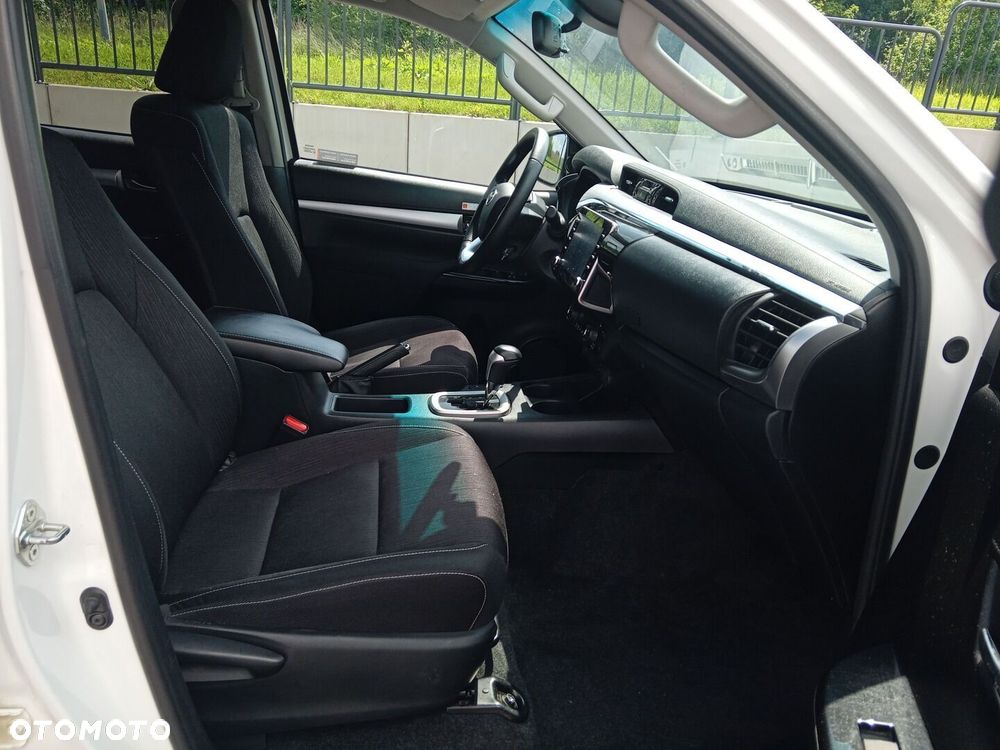 Toyota Hilux - 10