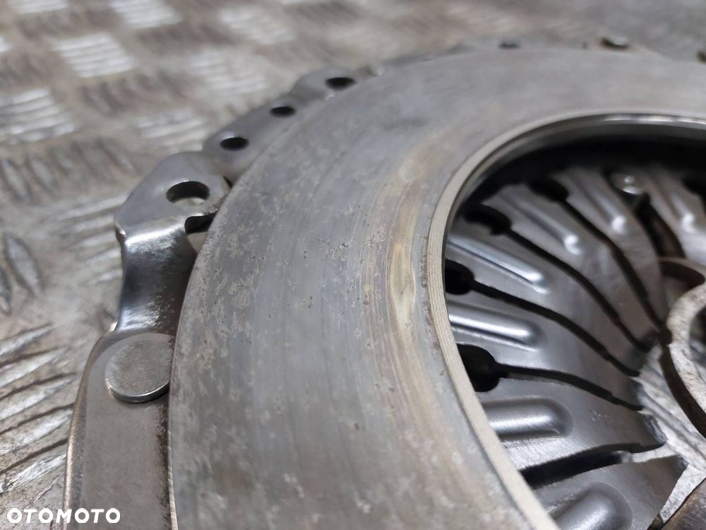 KOŁO DWUMASOWE + TARCZA + DOCISK + ŁOŻYSKO BMW X1 E84 2.0 D 7638349 7615631 - 8