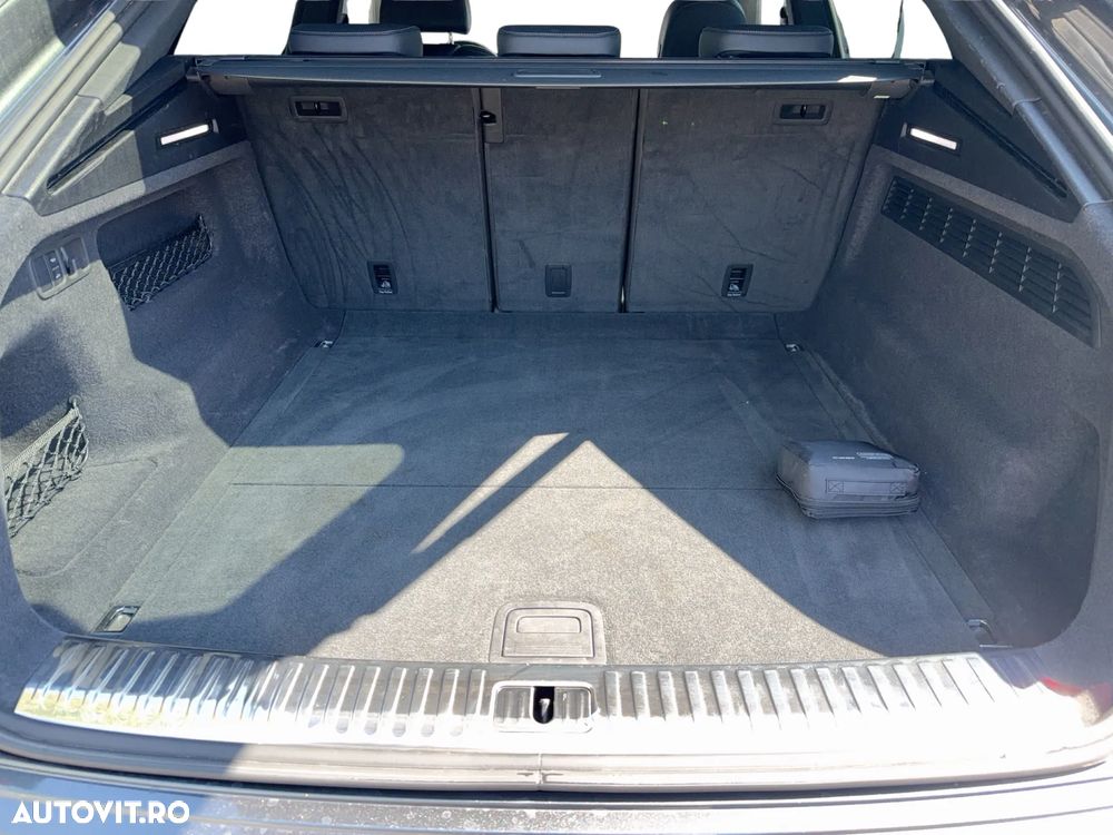 Audi Q8 55 TFSI quattro Tiptronic MHEV - 13