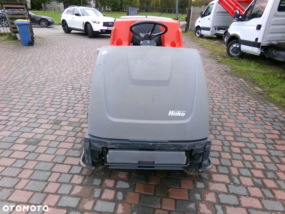 Hako hako scrubmaster b310r zamiatarko szczotkarka myjąca - 9