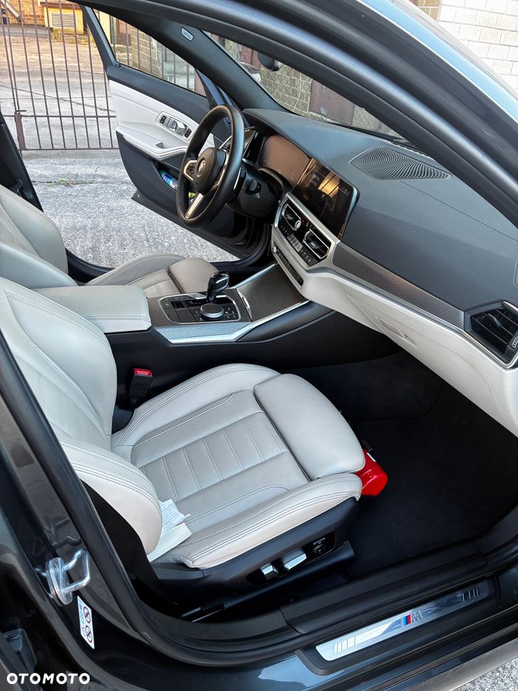 BMW Seria 3 320d xDrive M Sport Shadow sport - 15
