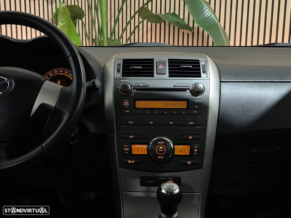 Toyota Corolla 1.4 D-4D Sol - 10