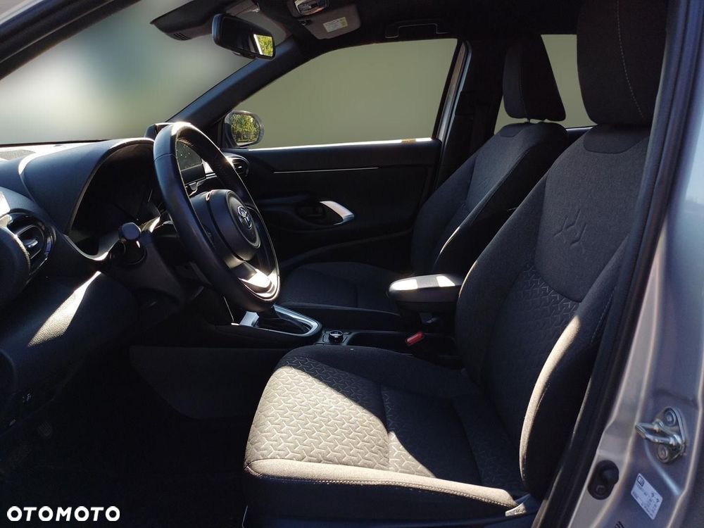 Toyota Yaris Cross Hybrid 1.5 Comfort 4x4 - 13