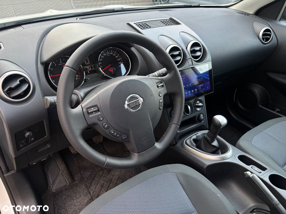 Nissan Qashqai 1.6 Visia - 16