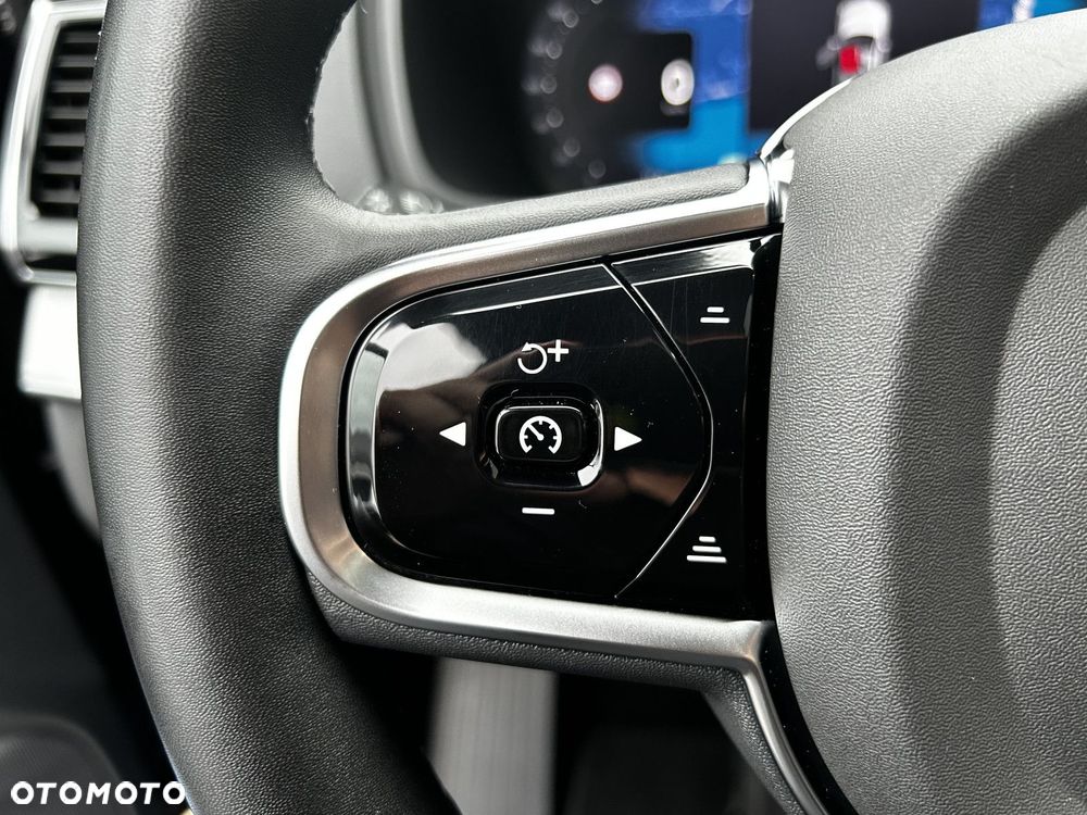 Volvo XC 90 - 23