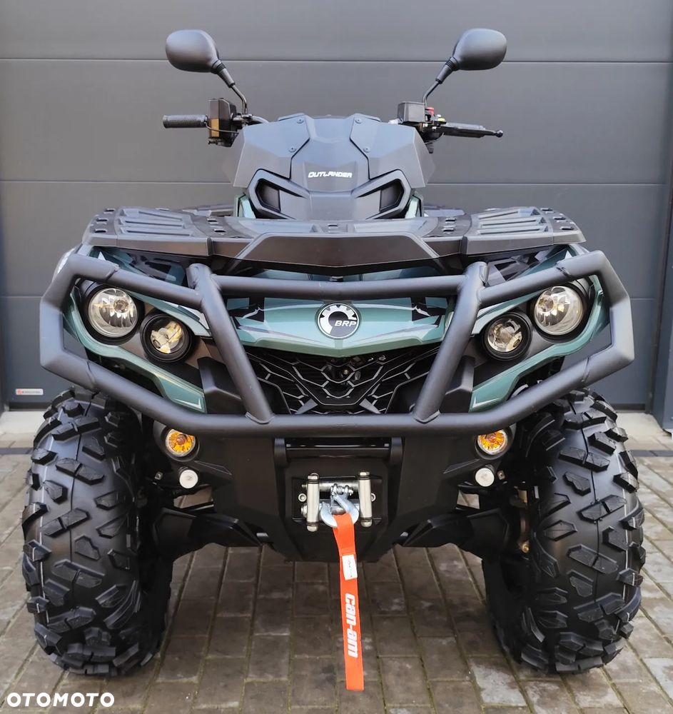 Can-Am Outlander - 2