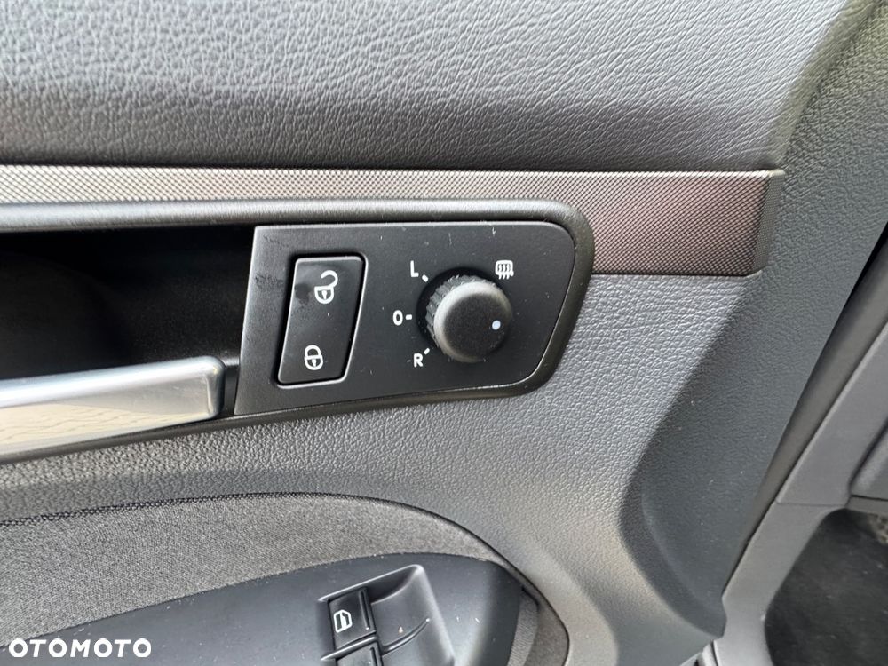 Volkswagen Touran 1.9 TDI Highline - 13