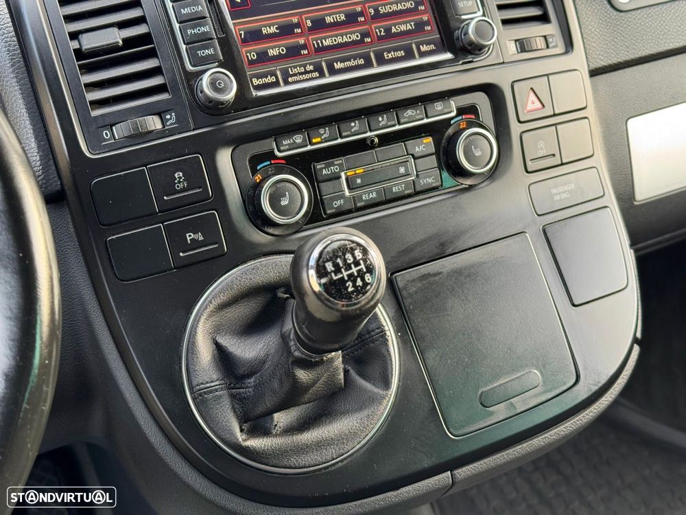 VW Multivan 2.0 TDi 180 Highline BlueMotion - 37