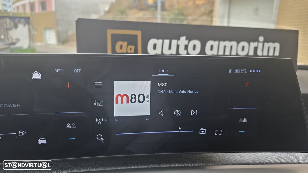 Peugeot 5008 1.2 Hybrid Allure e-DCS6 - 33