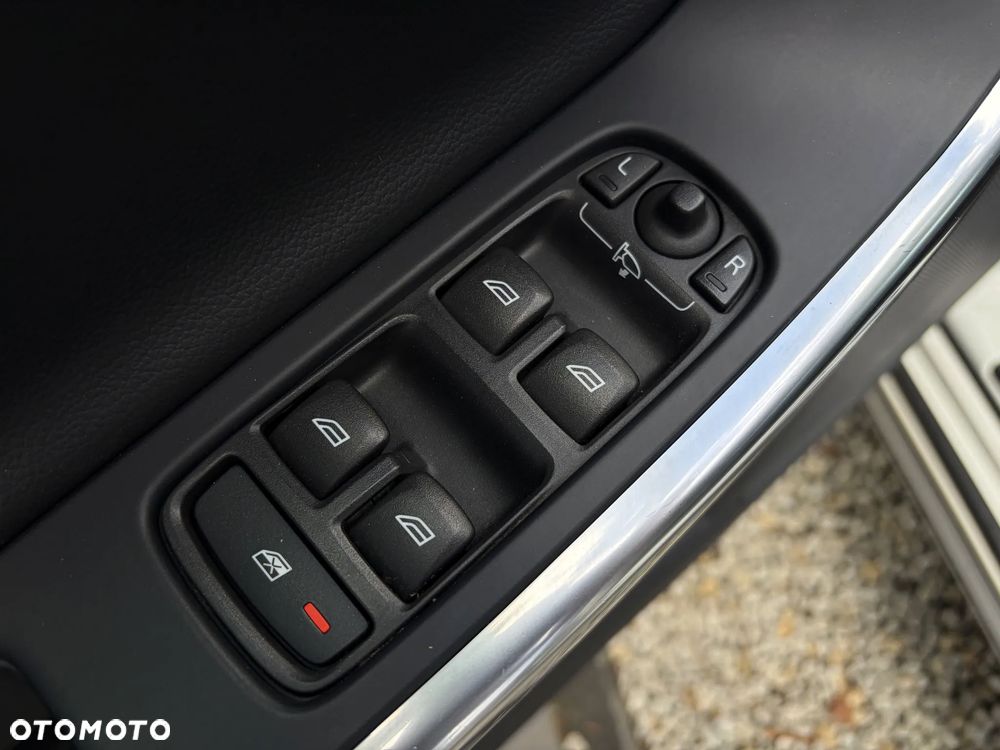Volvo V60 Cross Country D3 Geartronic Summum - 32