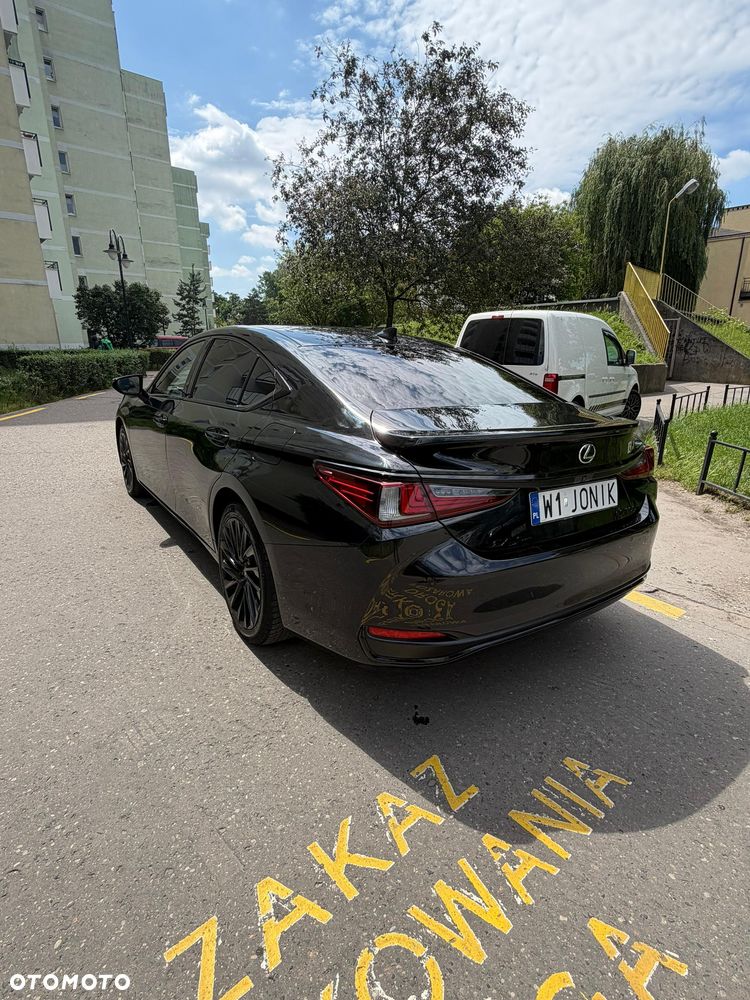 Lexus ES 300h Business Edition - 5