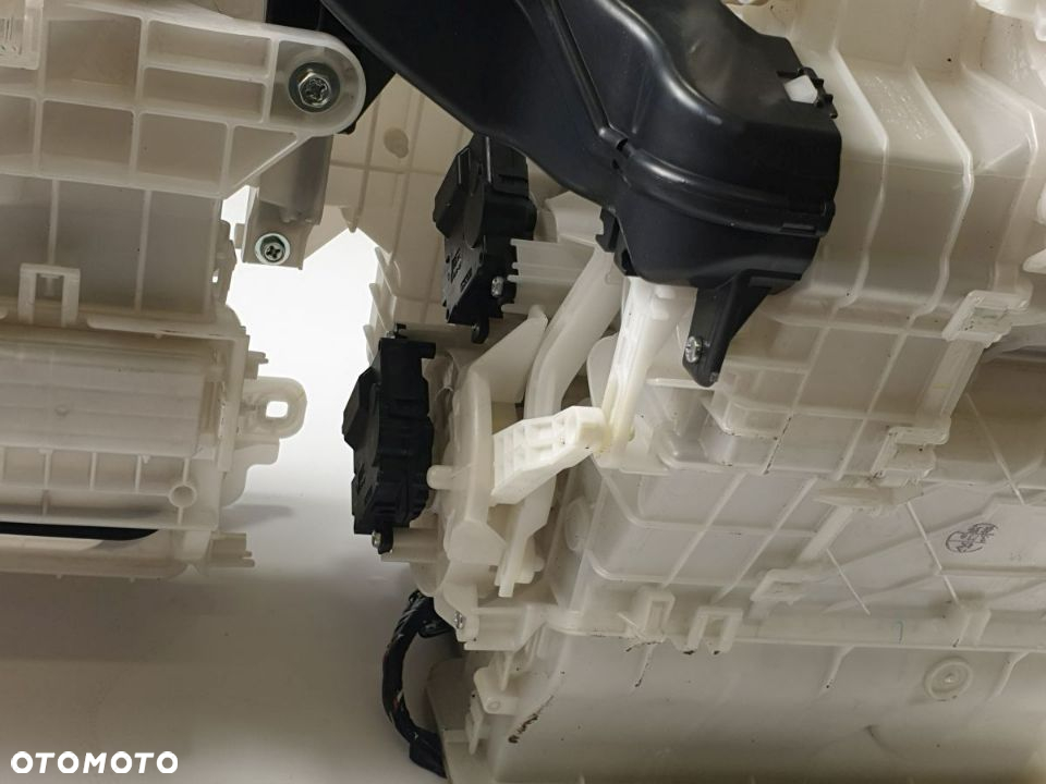 Nagrzewnica HONDA CR V 2.0H od 2019 roku - 14
