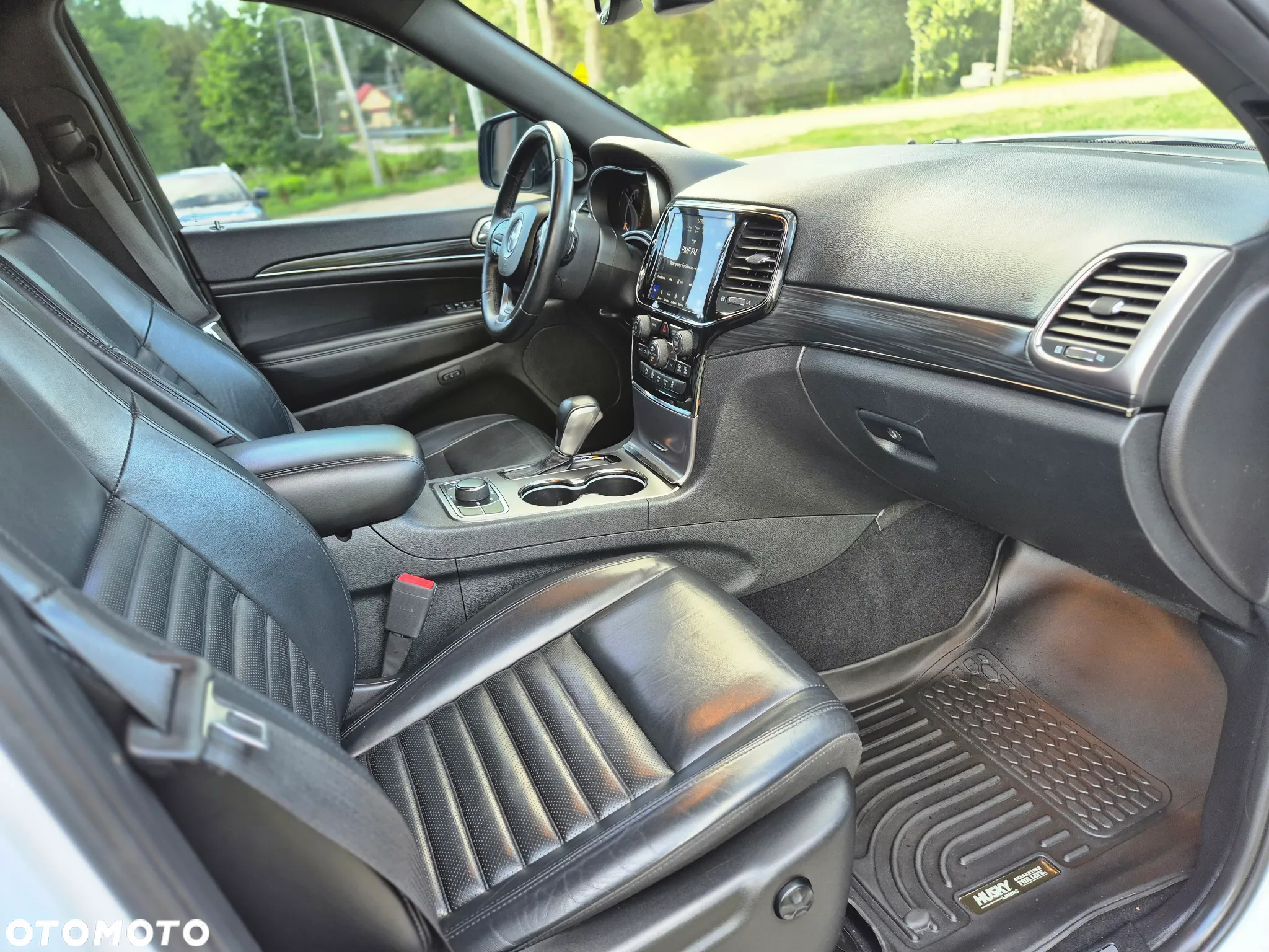 Jeep Grand Cherokee - 31