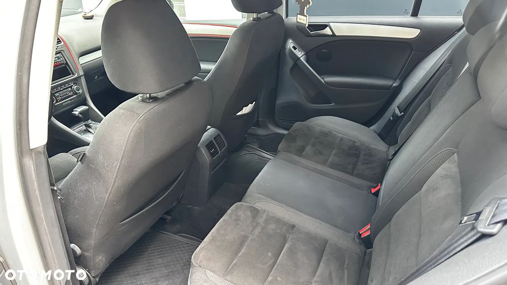 Volkswagen Golf - 22