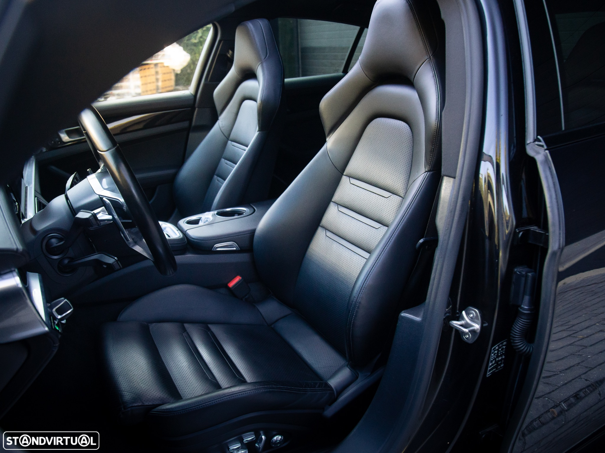 Porsche Panamera 4 E-Hybrid - 18