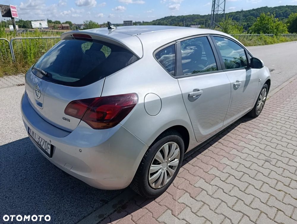 Opel Astra 2009 photo 2